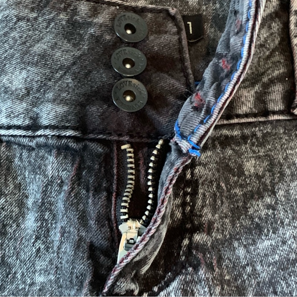 Hot Topic Lovesick Stonewashed Skinny Jeans - Picture 4 of 9